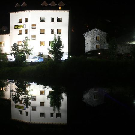 Tres Picos Hotell Eriste Exteriör bild