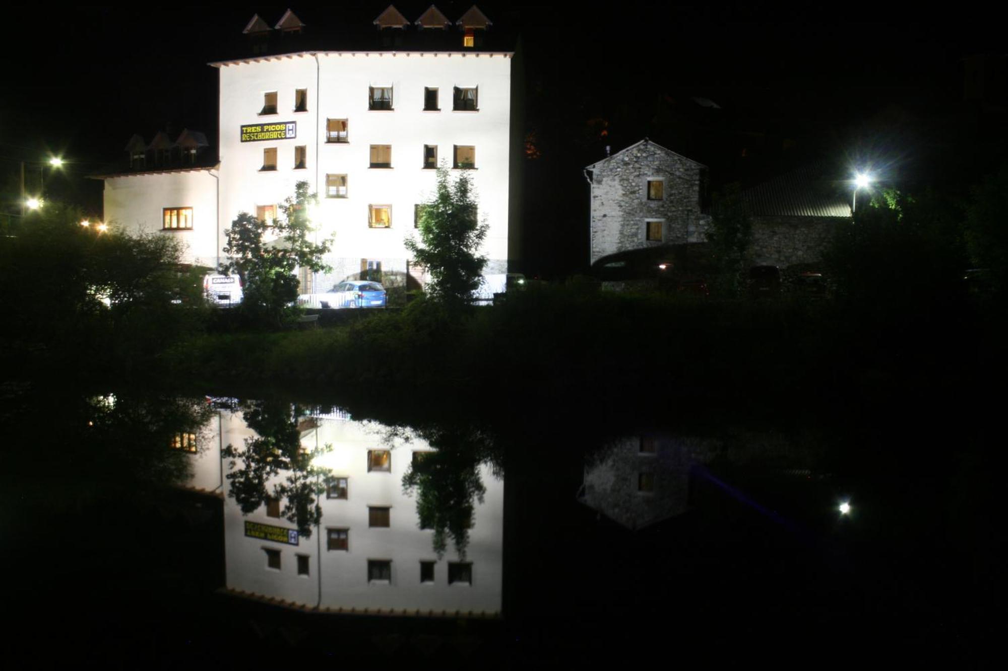 Tres Picos Hotell Eriste Exteriör bild