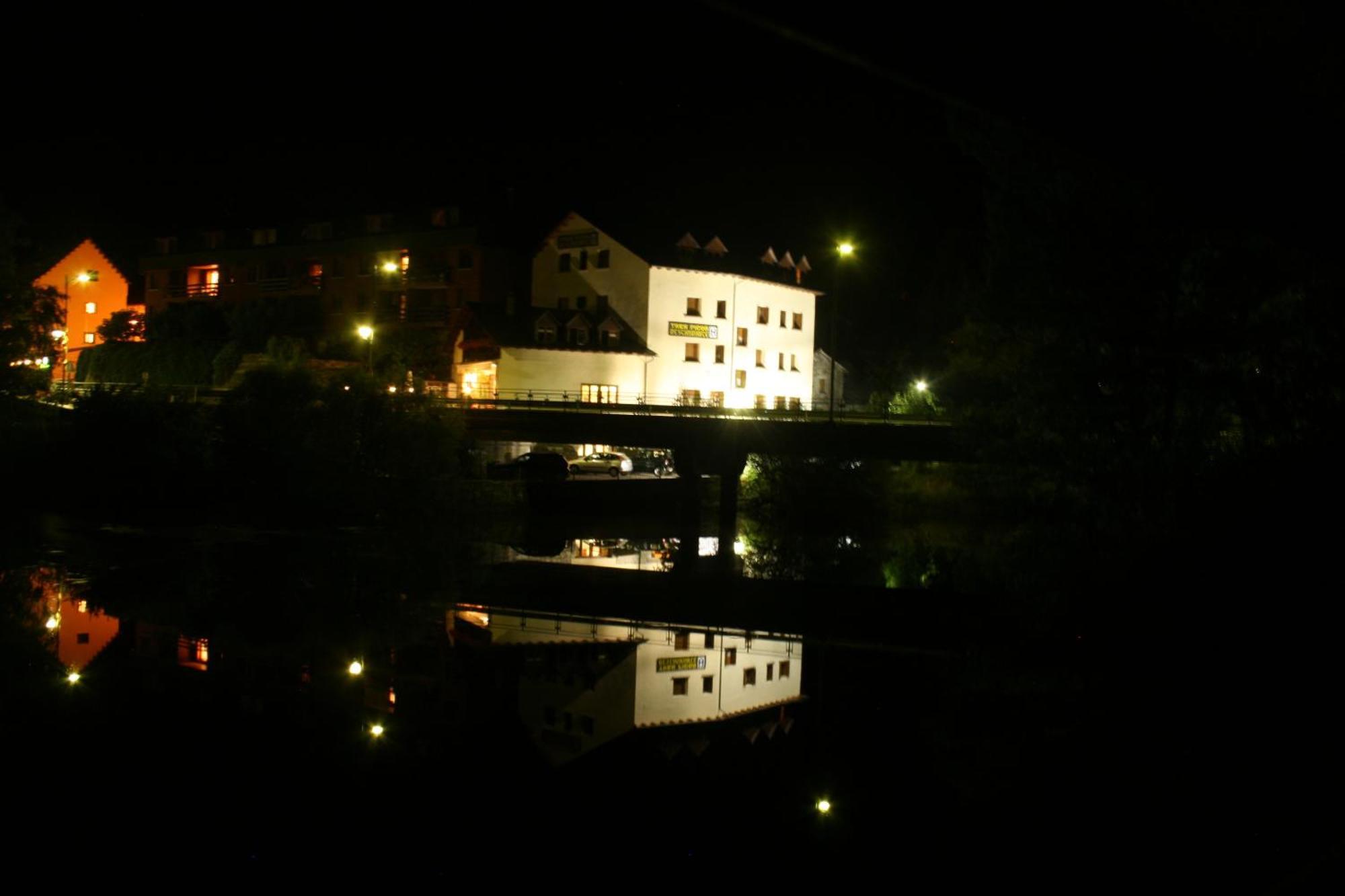Tres Picos Hotell Eriste Exteriör bild