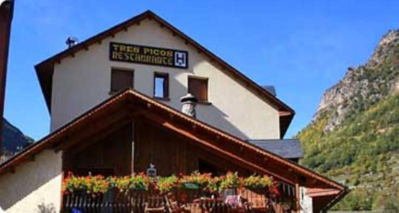 Tres Picos Hotell Eriste Exteriör bild