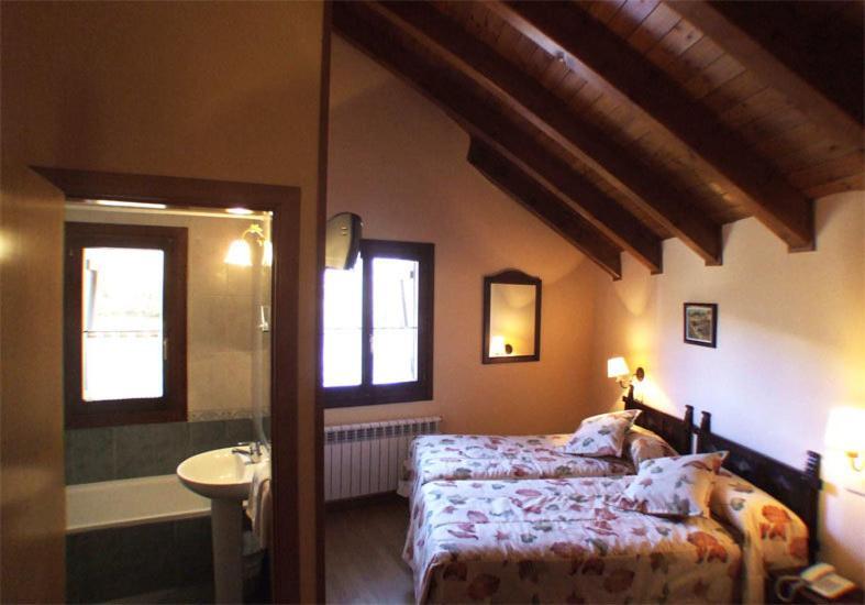 Tres Picos Hotell Eriste Exteriör bild
