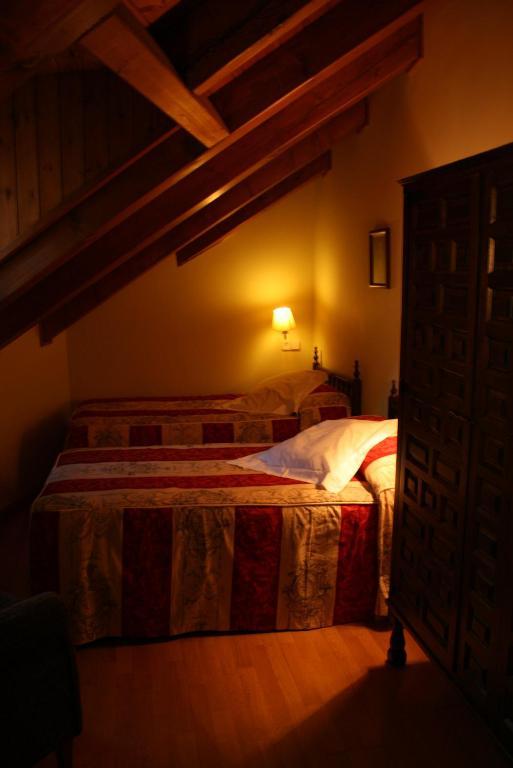 Tres Picos Hotell Eriste Rum bild